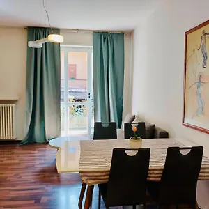 Appartmentslapiazzetta -1-2-6 , Sesto Calende Italia